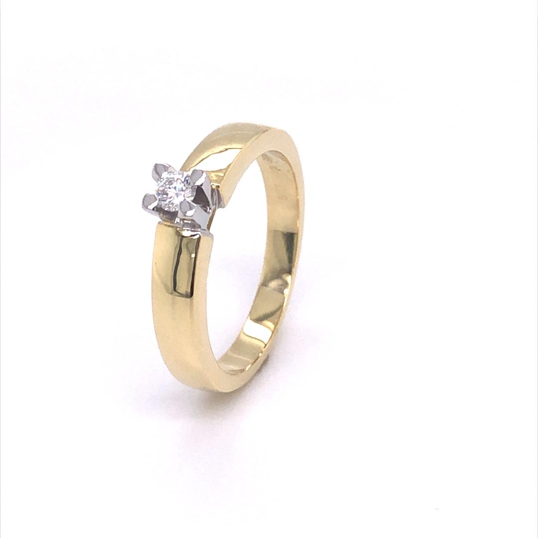 Solitair ring 14K geelgoud 0,10crt VVS Top Wesselton brede band