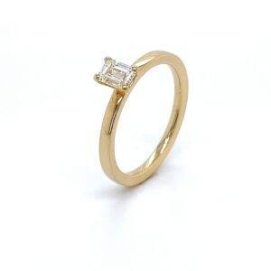 Ring solitair met baguette 0.50crt SI Wesselton 14k geelgoud