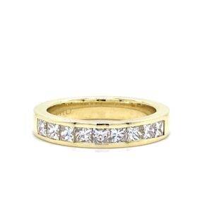 14K Geelgouden ring met 9x 0.10crt VVS Top Wesselton Prinses in railzetting