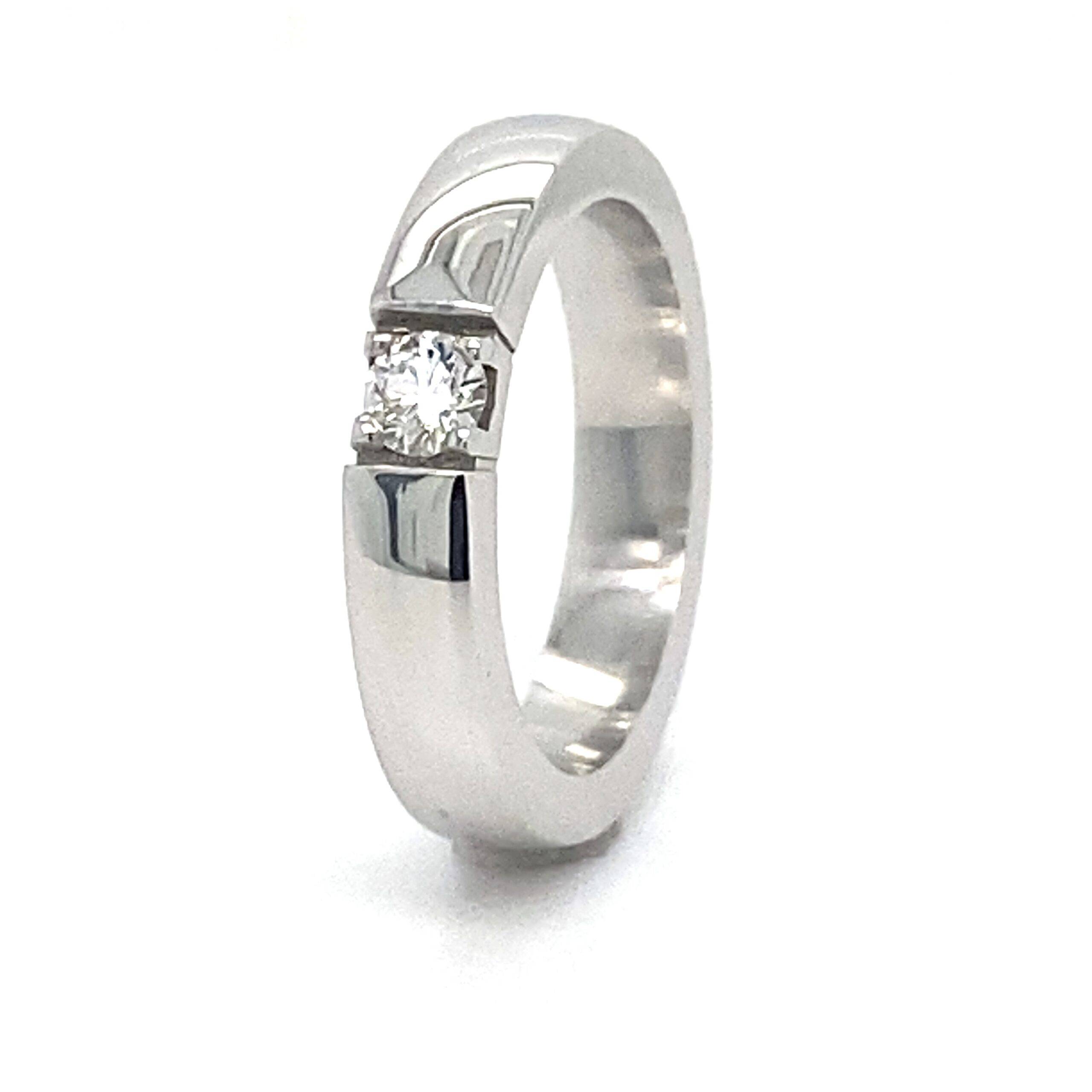 14K witgouden alliancering met 0.25crt VVS Top Wesselton