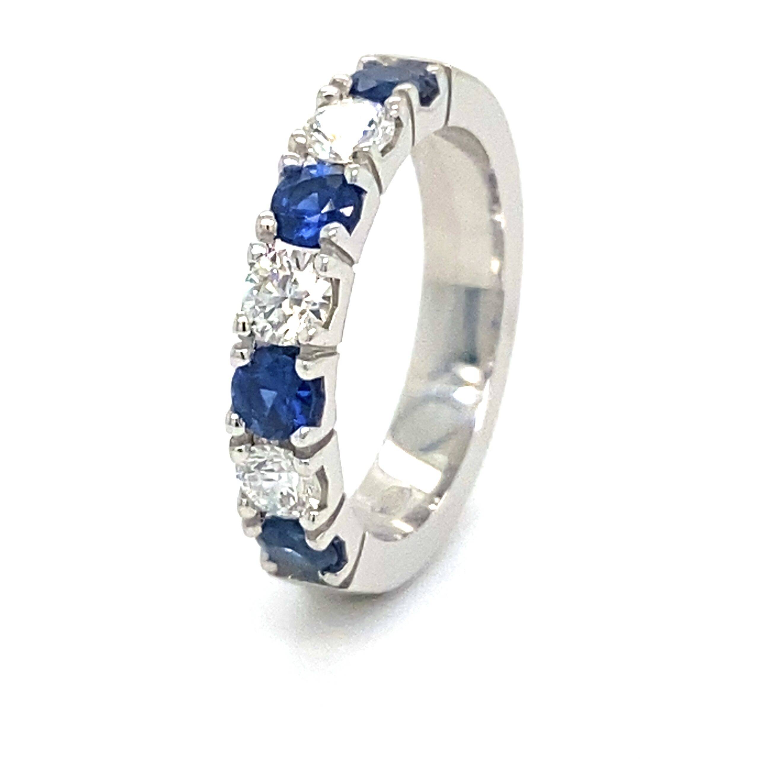 14K Witgouden alliancering met 4x Royal Blue saffier en 3x 0.20crt VVS Top Wesselton