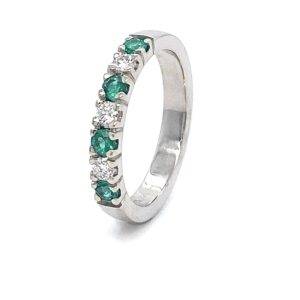 14K Witgouden alliancering met 4x smaragd en 3x 0.07crt VVS Top Wesselton