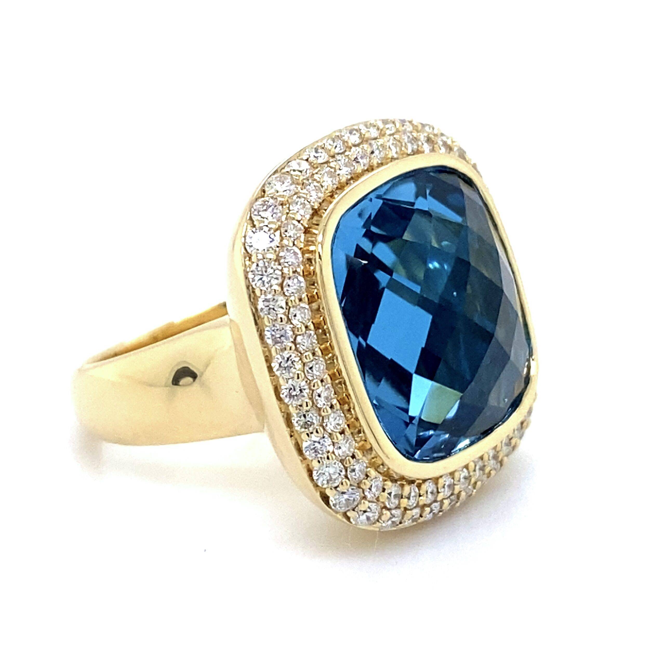By Pigalle Pillow ring 14k goud met diamant 1.09crt VS W en London Blue topaas