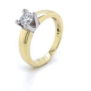 Solitair ring 14K geelgoud 4 poot rechte band 0.50crt VVS TW