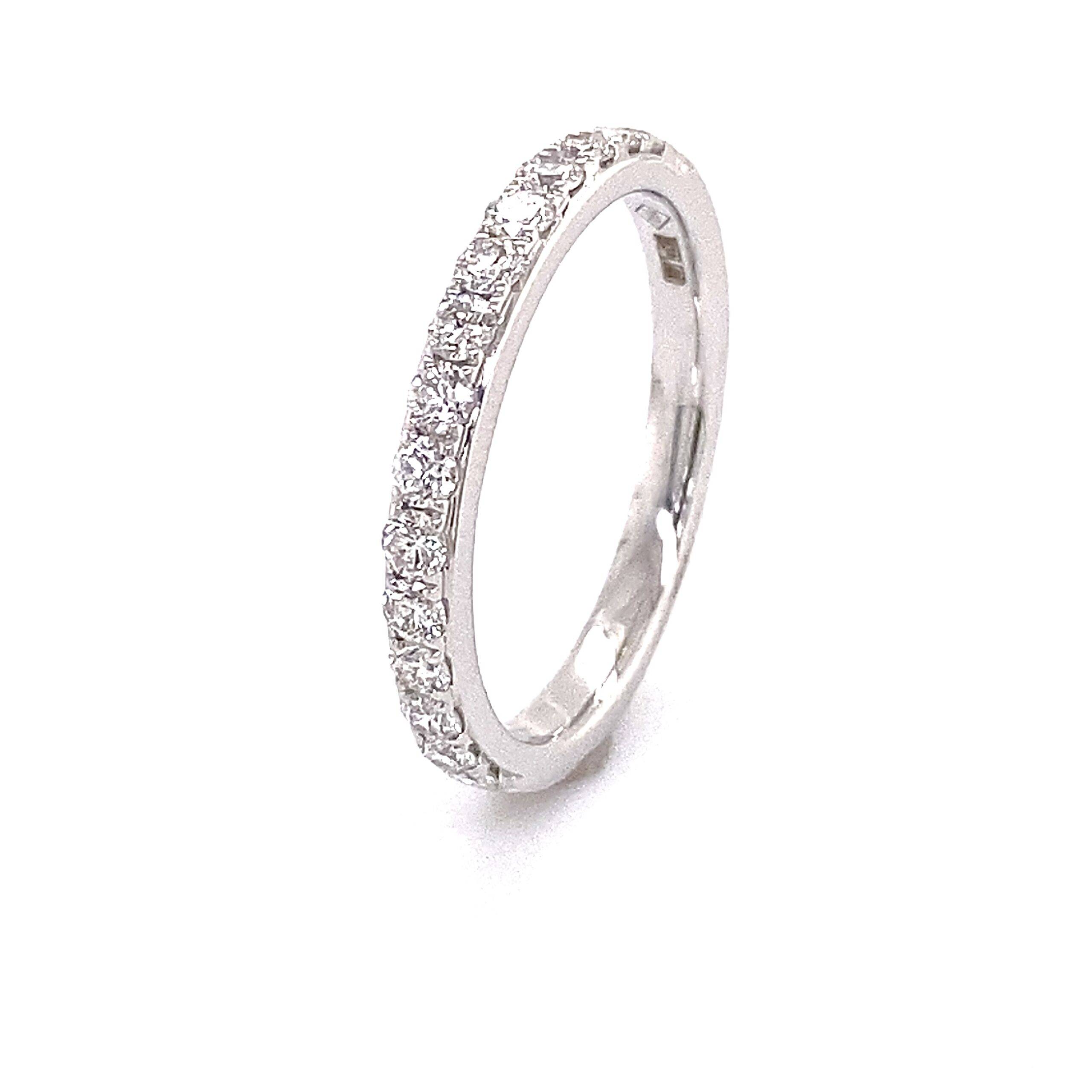 Ring vlak 2,5mm pavé diamant 0.48 Si Wesselton 18K witgoud