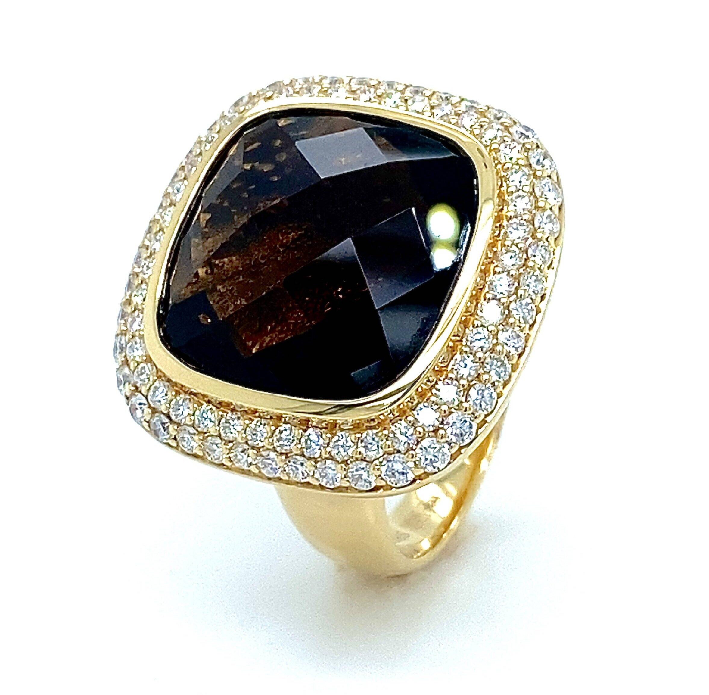 By Pigalle Pillow ring 14k geelgoud met diamant 1.09crt VS W en smokey quartz