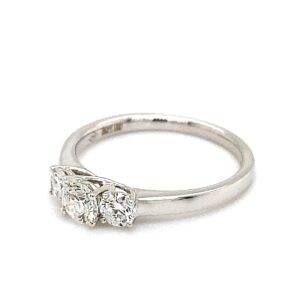 Ring "Trilogy" 18K witgoud 0.76crt SI H